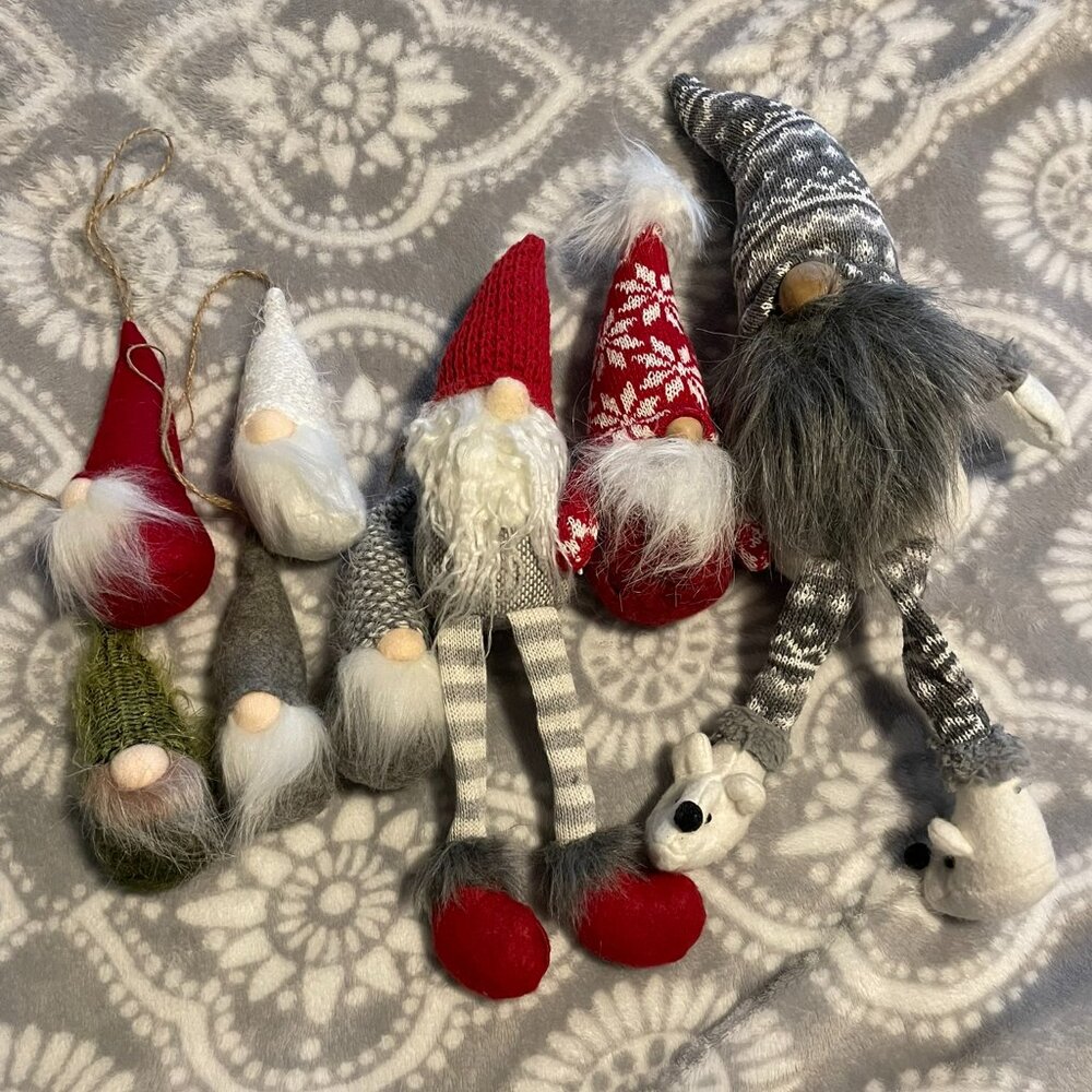 Eight gnome bundle! Larger ones are NWT, perfect for you! :)